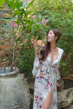 美财长耶伦乘机抵达北京
